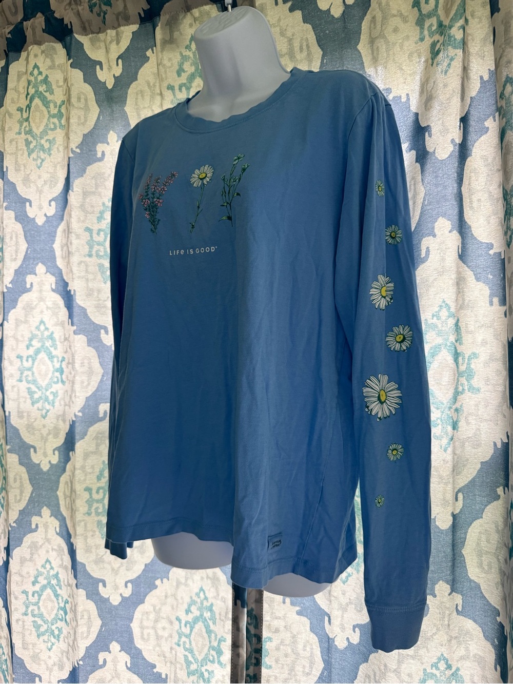 Life Is Good Blue Crusher Daisy Floral Long Sleeved Top L - Picture 2 of 6